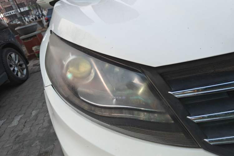 Used Dongfeng Fengon 580 2016 1.5T Manual Luxury Edition Right Front Headlight