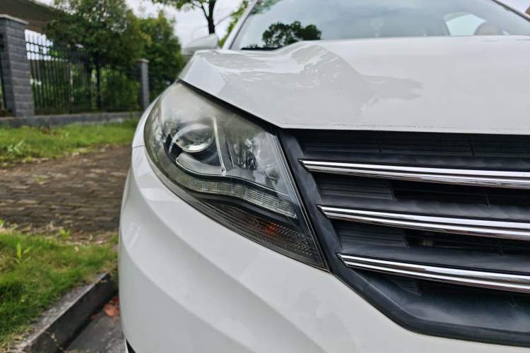 Used Dongfeng Fengon 580 2016 Revised Version 1.5T CVT Luxury Edition Right Front Headlight