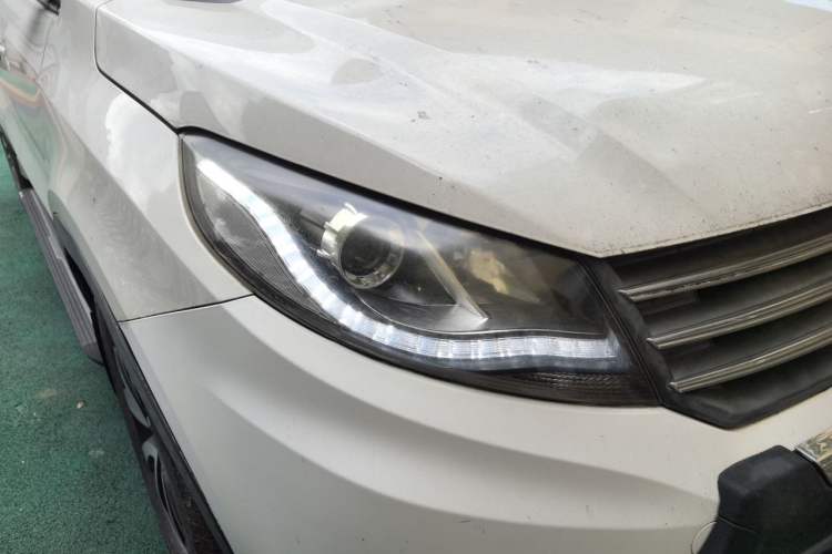 Used Dongfeng Fengon 580 2016 1.5T Manual Luxury Edition Right Front Headlight