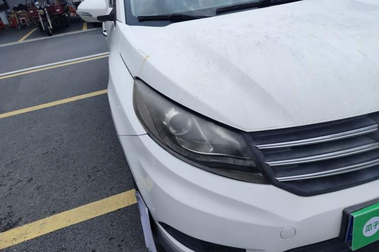 Used Dongfeng Fengon 580 2016 Revised Version 1.5T CVT Comfort Edition Right Front Headlight