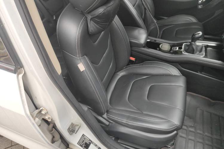 Used Dongfeng Fengon 580 2016 1.5T Manual Luxury Edition Right Front Seat