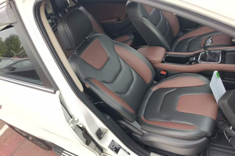 Used Dongfeng Fengon 580 2016 1.5T Manual Luxury Edition Right Front Seat