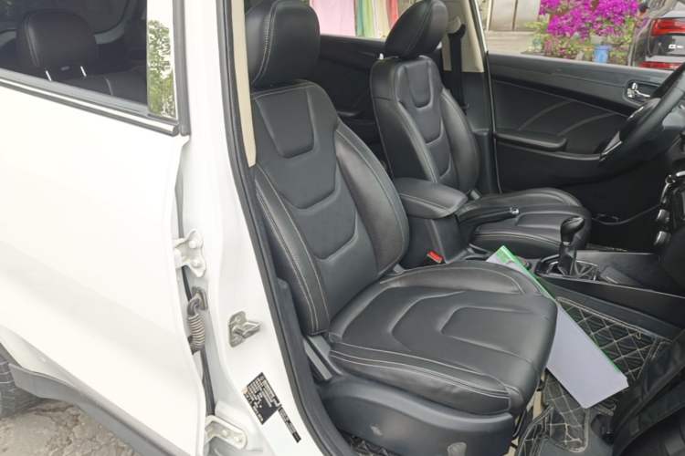 Used Dongfeng Fengon 580 2016 1.8L Manual Comfort Model Right Front Seat
