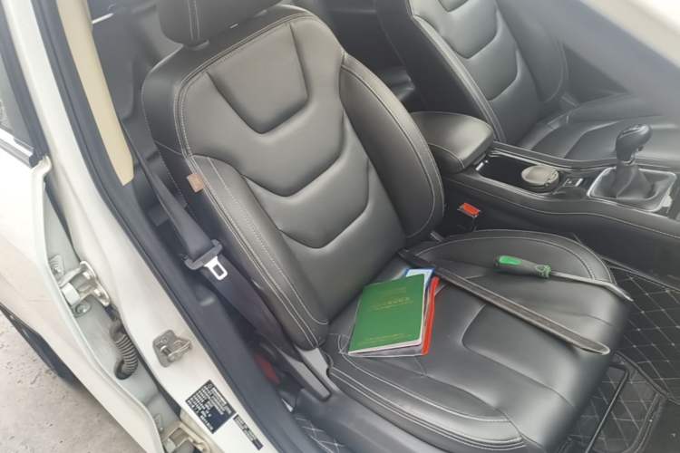 Used Dongfeng Fengon 580 2016 1.5T Manual Luxury Edition Right Front Seat