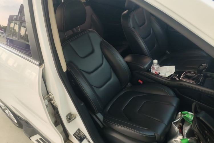 Used Dongfeng Fengon 580 2016 Revised Version 1.5T CVT Comfort Edition Right Front Seat