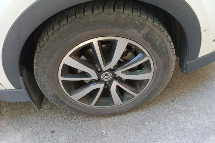 Used Dongfeng Fengon 580 2016 Revised Version 1.5T CVT Luxury Edition Right Front Wheel Hub