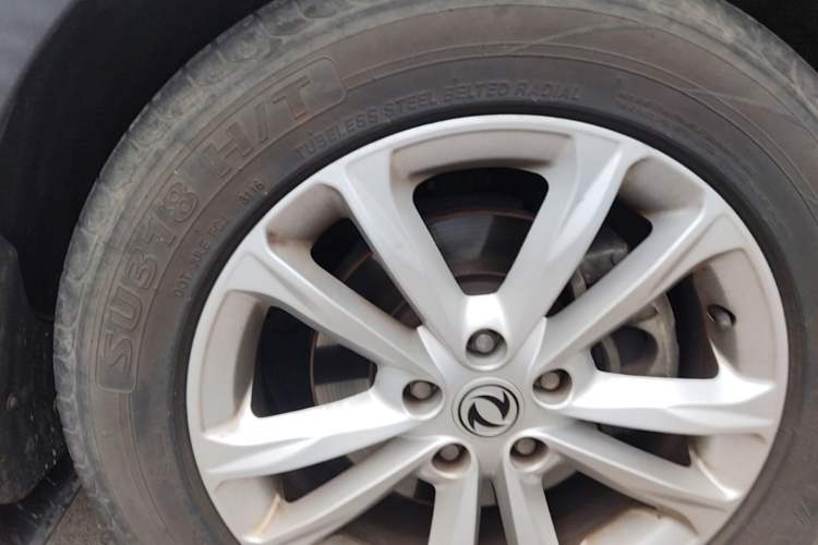 Used Dongfeng Fengon 580 2016 1.8L Manual Comfort Model Right Front Wheel Hub