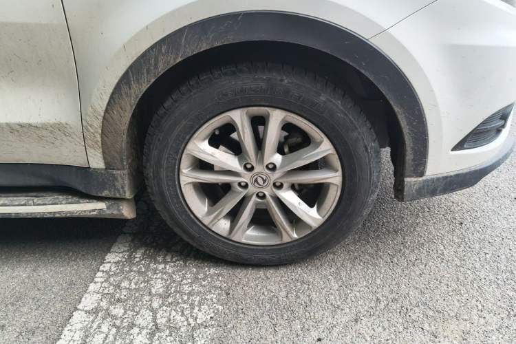 Used Dongfeng Fengon 580 2016 1.8L Manual Comfort Model Right Front Wheel Hub