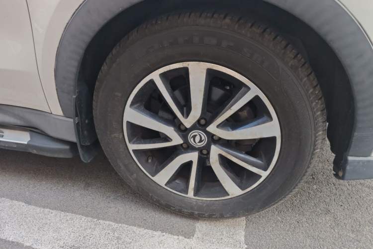 Used Dongfeng Fengon 580 2016 1.5T Manual Comfort Model Right Front Wheel Hub