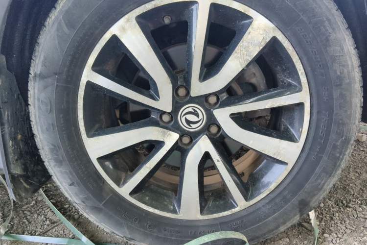 Used Dongfeng Fengon 580 2016 1.5T Manual Luxury Edition Right Front Wheel Hub