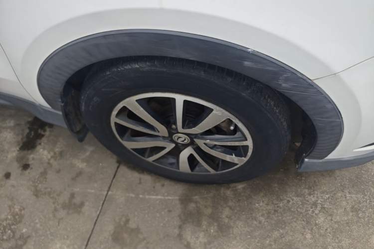 Used Dongfeng Fengon 580 2016 1.5T Manual Luxury Edition Right Front Wheel Hub