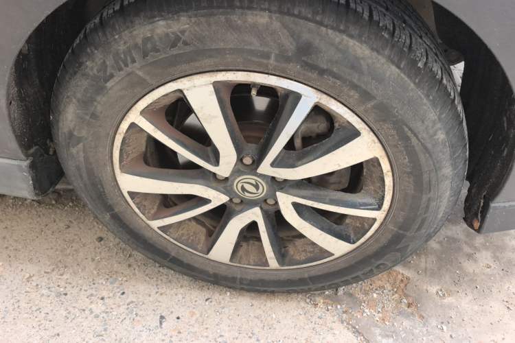 Used Dongfeng Fengon 580 2016 1.5T Manual Luxury Edition Right Front Wheel Hub