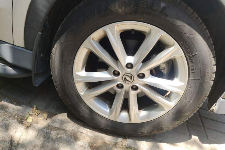 Used Dongfeng Fengon 580 2016 1.8L Manual Comfort Model Right Front Wheel Hub