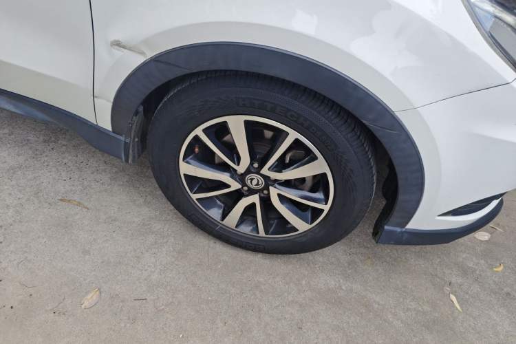 Used Dongfeng Fengon 580 2016 1.5T Manual Luxury Edition Right Front Wheel Hub
