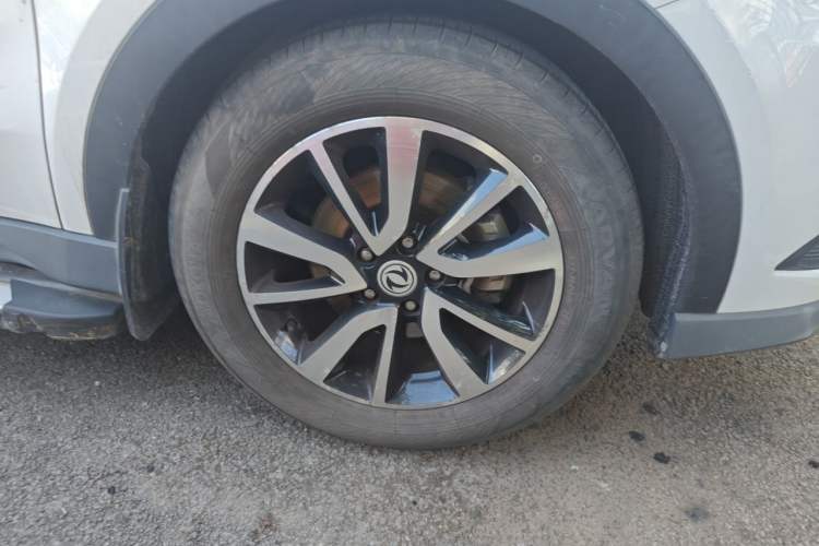 Used Dongfeng Fengon 580 2016 1.5T CVT Luxury Model Right Front Wheel Hub