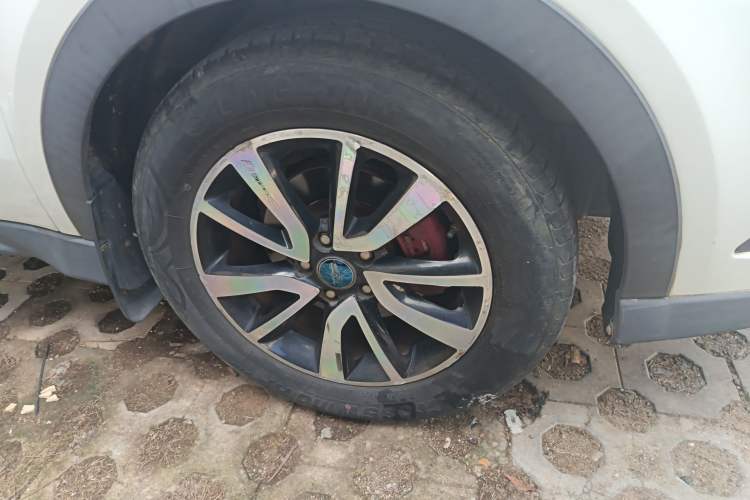 Used Dongfeng Fengon 580 2016 1.5T Manual Luxury Edition Right Front Wheel Hub