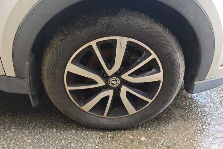 Used Dongfeng Fengon 580 2016 1.5T Manual Luxury Edition Right Front Wheel Hub