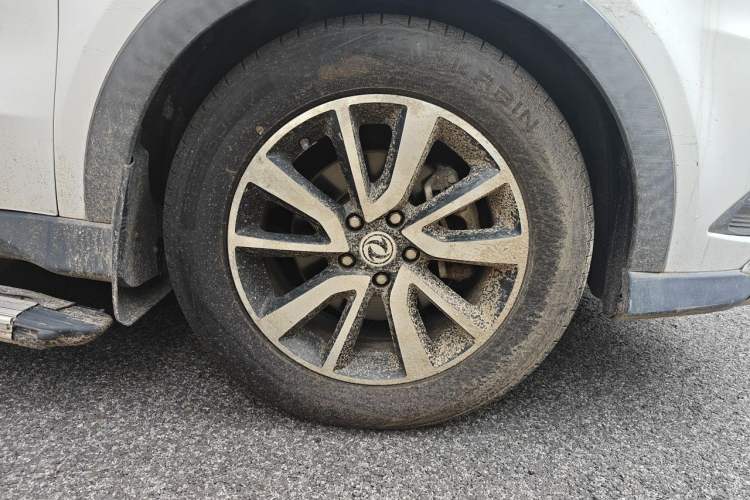 Used Dongfeng Fengon 580 2016 1.5T Manual Luxury Edition Right Front Wheel Hub