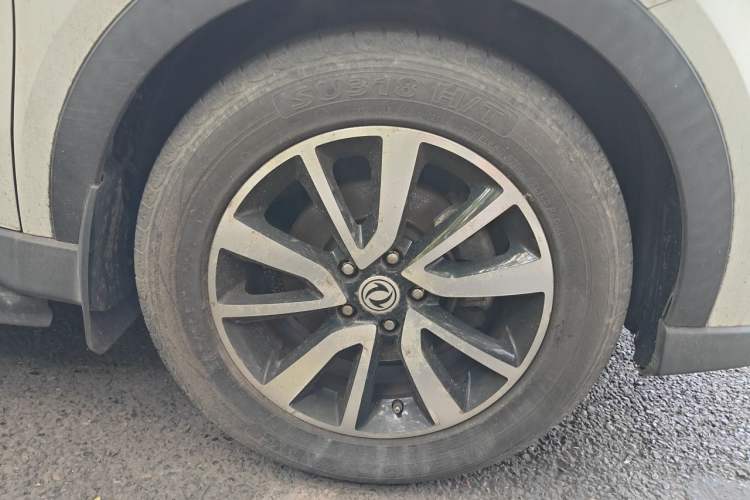 Used Dongfeng Fengon 580 2016 1.5T Manual Luxury Edition Right Front Wheel Hub