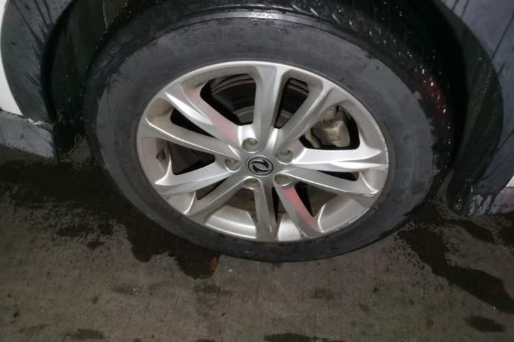 Used Dongfeng Fengon 580 2016 1.8L Manual Comfort Model Right Front Wheel Hub