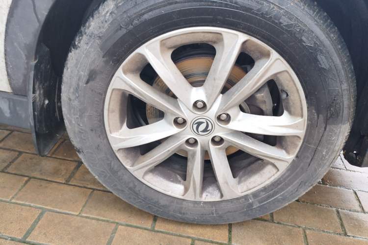 Used Dongfeng Fengon 580 2016 1.8L Manual Comfort Model Right Front Wheel Hub