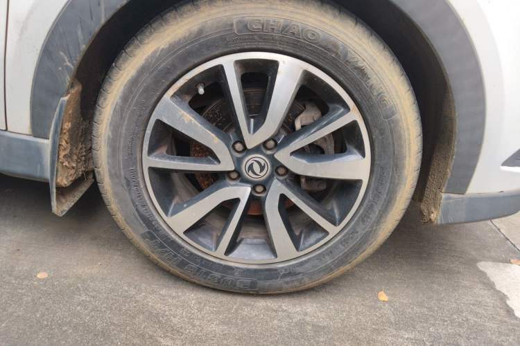 Used Dongfeng Fengon 580 2016 Revised Version 1.5T CVT Luxury Edition Right Front Wheel Hub