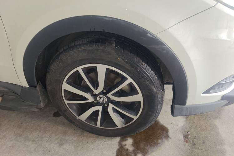 Used Dongfeng Fengon 580 2016 Revised Version 1.5T CVT Luxury Edition Right Front Wheel Hub