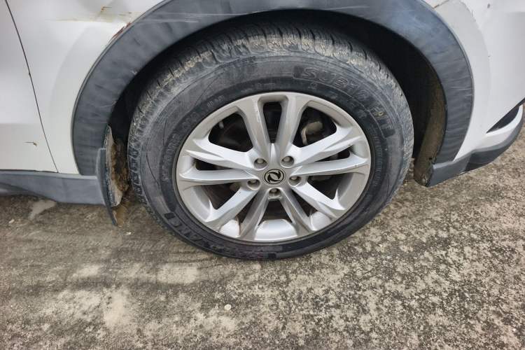 Used Dongfeng Fengon 580 2016 1.8L Manual Comfort Model Right Front Wheel Hub