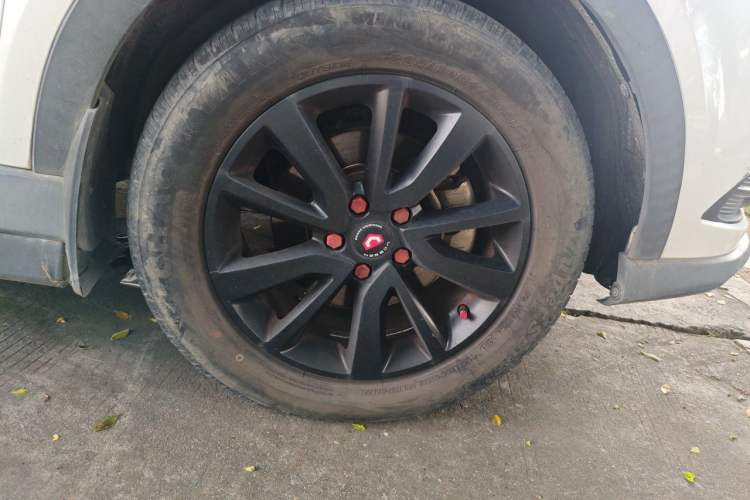Used Dongfeng Fengon 580 2016 Revised Version 1.5T CVT Luxury Edition Right Front Wheel Hub