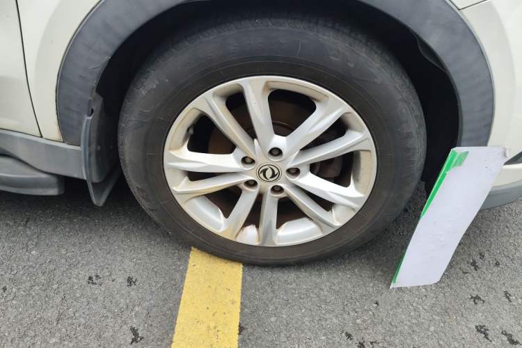 Used Dongfeng Fengon 580 2016 Revised Version 1.5T CVT Comfort Edition Right Front Wheel Hub
