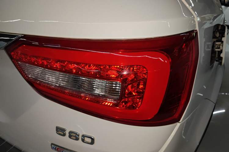 Used Dongfeng Fengon 580 2016 1.8L Manual Comfort Model Right Rear Taillight
