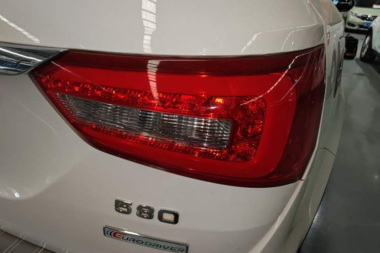 Used Dongfeng Fengon 580 2016 1.8L Manual Comfort Model Right Rear Taillight