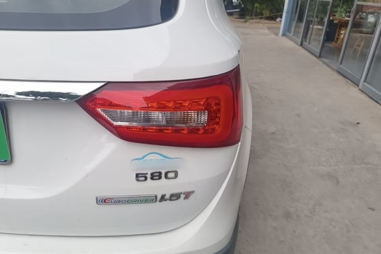 Used Dongfeng Fengon 580 2016 1.5T Manual Luxury Edition Right Rear Taillight