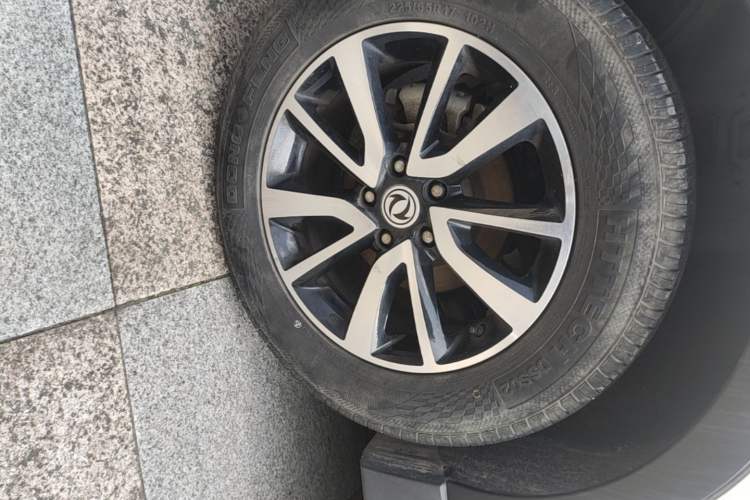 Used Dongfeng Fengon 580 2016 Revised Version 1.5T CVT Luxury Edition Right Rear Wheel Hub