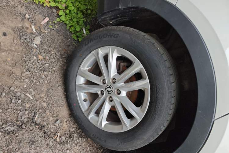 Used Dongfeng Fengon 580 2016 1.8L Manual Comfort Model Right Rear Wheel Hub
