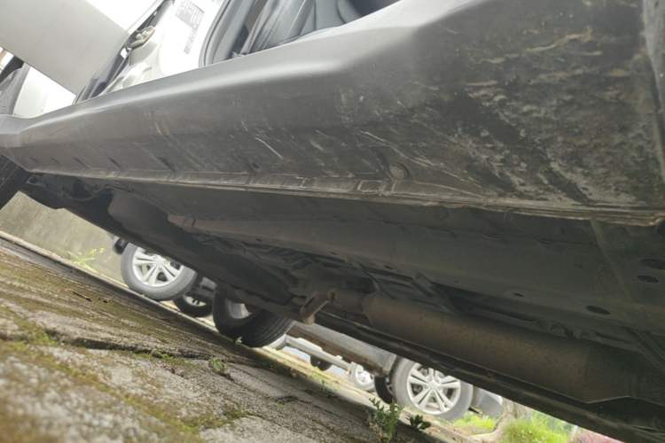 Used Dongfeng Fengon 580 2016 1.5T Manual Luxury Edition Right Side Sill