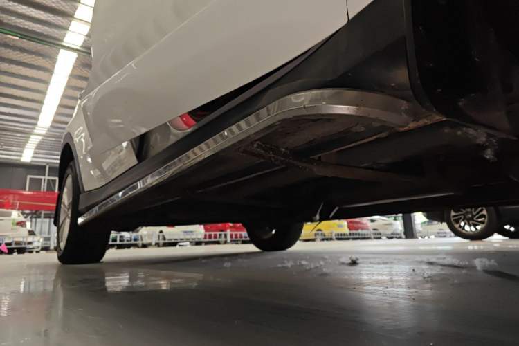 Used Dongfeng Fengon 580 2016 1.8L Manual Comfort Model Right Side Sill