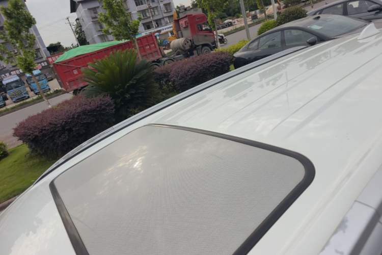 Used Dongfeng Fengon 580 2016 1.5T Manual Luxury Edition Roof