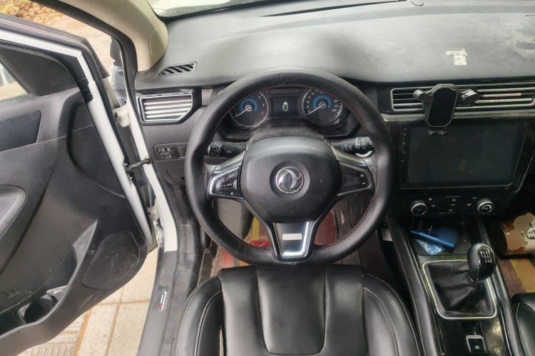 Used Dongfeng Fengon 580 2016 1.5T Manual Luxury Edition Steering Wheel