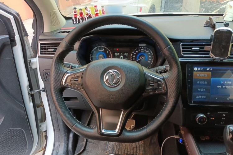 Used Dongfeng Fengon 580 2016 Revised Version 1.5T CVT Luxury Edition Steering Wheel