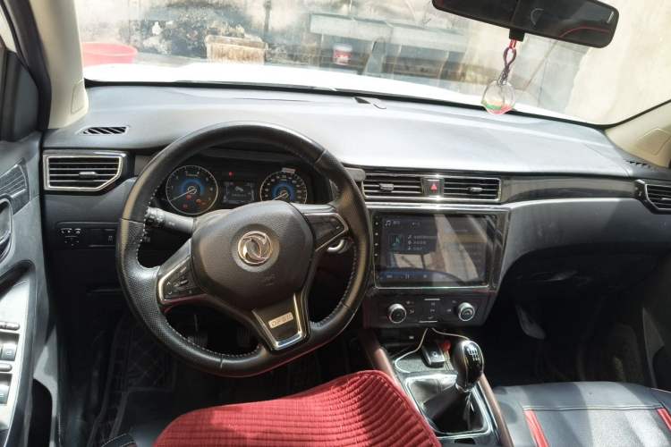 Used Dongfeng Fengon 580 2016 1.5T Manual Luxury Edition Steering Wheel