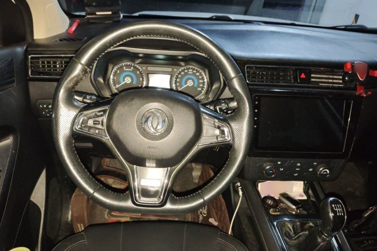 Used Dongfeng Fengon 580 2016 1.5T Manual Luxury Edition Steering Wheel