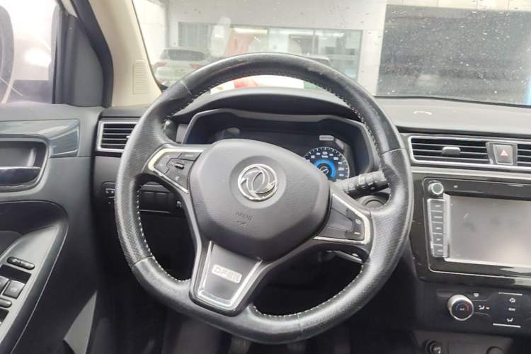 Used Dongfeng Fengon 580 2016 1.8L Manual Comfort Model Steering Wheel