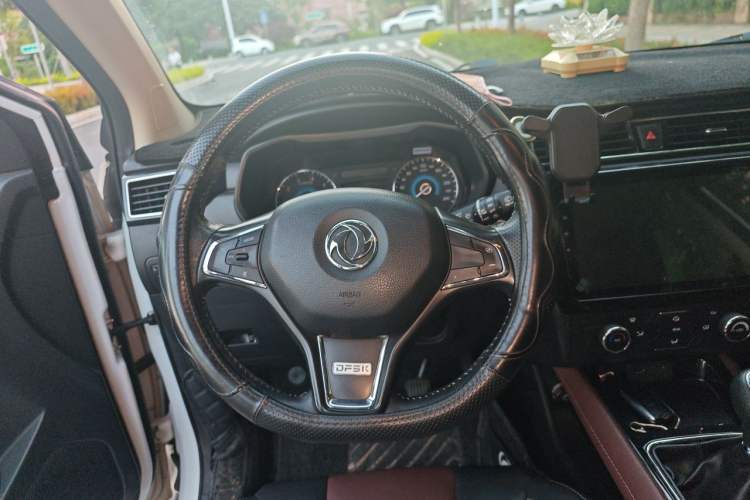 Used Dongfeng Fengon 580 2016 1.5T Manual Luxury Edition Steering Wheel