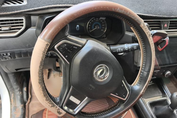 Used Dongfeng Fengon 580 2016 1.5T Manual Luxury Edition Steering Wheel