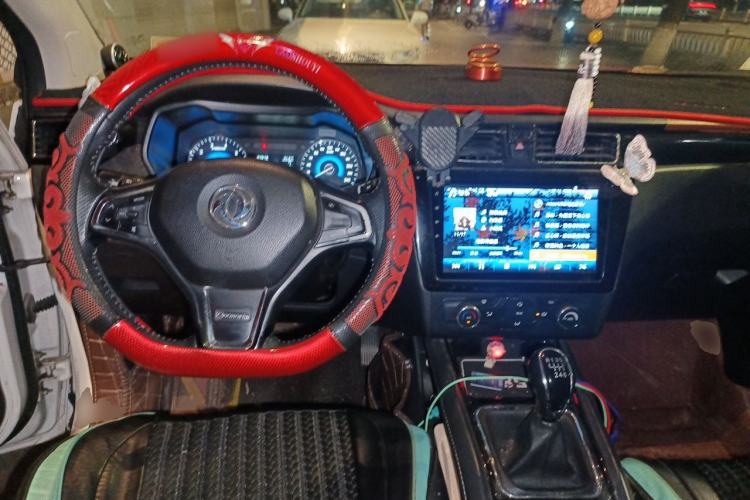 Used Dongfeng Fengon 580 2016 1.5T Manual Luxury Edition Steering Wheel