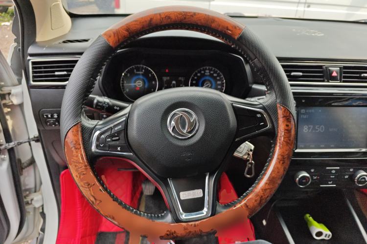 Used Dongfeng Fengon 580 2016 1.8L Manual Comfort Model Steering Wheel