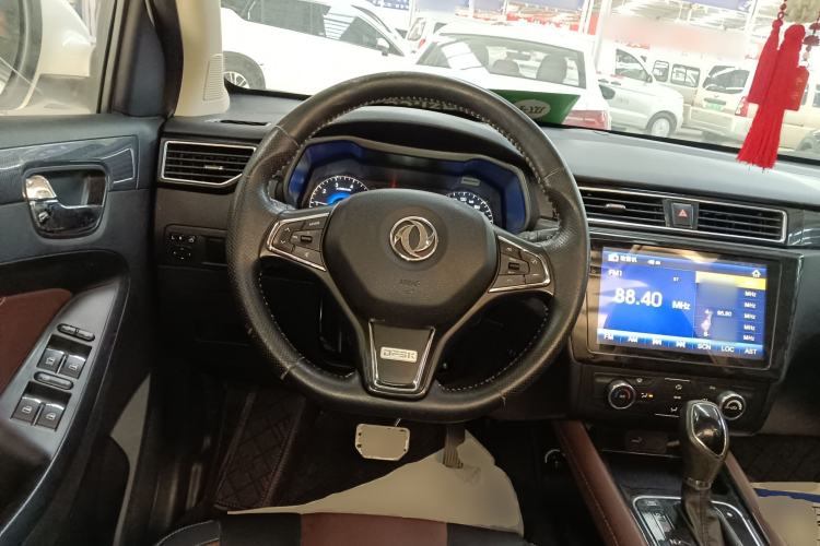 Used Dongfeng Fengon 580 2016 Revised Version 1.5T CVT Luxury Edition Steering Wheel