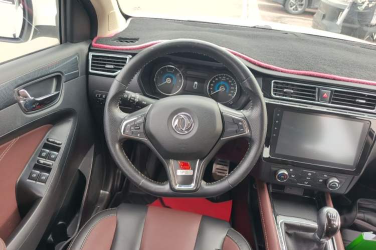 Used Dongfeng Fengon 580 2016 1.5T Manual Luxury Edition Steering Wheel