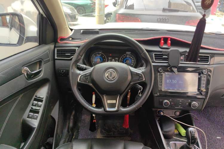 Used Dongfeng Fengon 580 2016 1.8L Manual Comfort Model Steering Wheel